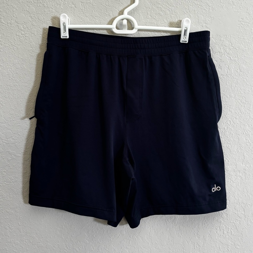 ALO Yoga Men's Navy Athletic Shorts